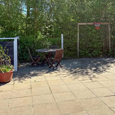 2 Bedroom Lovely In *